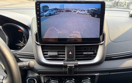 Toyota Yaris XP150 рестайлинг, 2022 год, 1 350 000 рублей, 11 фотография