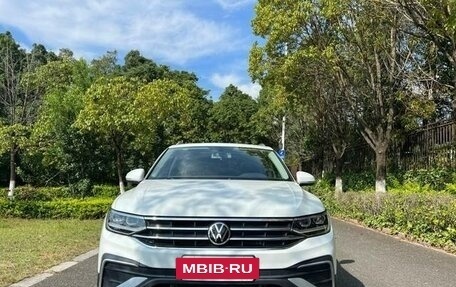 Volkswagen Tiguan II, 2023 год, 2 780 002 рублей, 2 фотография