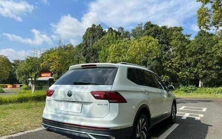 Volkswagen Tiguan II, 2023 год, 2 780 002 рублей, 16 фотография