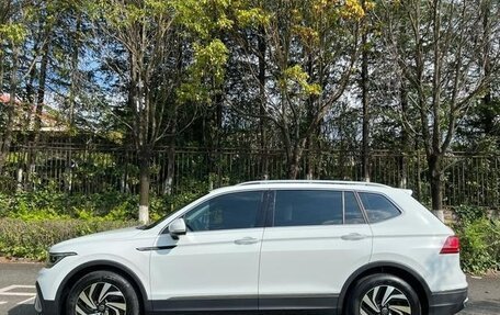 Volkswagen Tiguan II, 2023 год, 2 780 002 рублей, 17 фотография