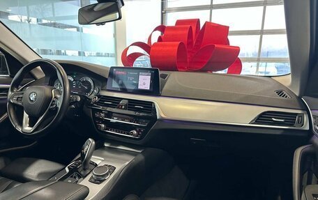 BMW 5 серия, 2019 год, 3 197 000 рублей, 11 фотография