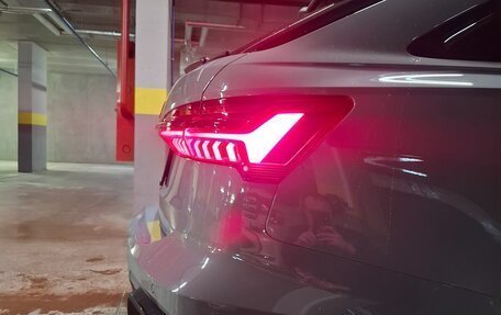 Audi RS 6, 2024 год, 26 000 000 рублей, 7 фотография