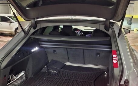 Audi RS 6, 2024 год, 26 000 000 рублей, 18 фотография