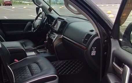 Toyota Land Cruiser 200, 2010 год, 3 700 000 рублей, 8 фотография