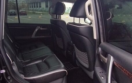 Toyota Land Cruiser 200, 2010 год, 3 700 000 рублей, 10 фотография