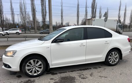 Volkswagen Jetta VI, 2013 год, 1 000 000 рублей, 3 фотография
