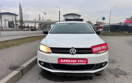 Volkswagen Jetta VI, 2013 год, 1 000 000 рублей, 4 фотография