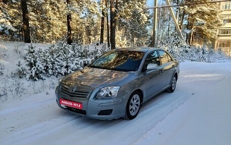 Toyota Avensis III рестайлинг, 2008 год, 730 000 рублей, 1 фотография