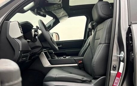 Toyota Tundra, 2025 год, 9 200 000 рублей, 10 фотография