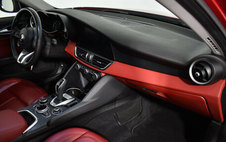 Alfa Romeo Giulia II, 2020 год, 3 300 000 рублей, 11 фотография