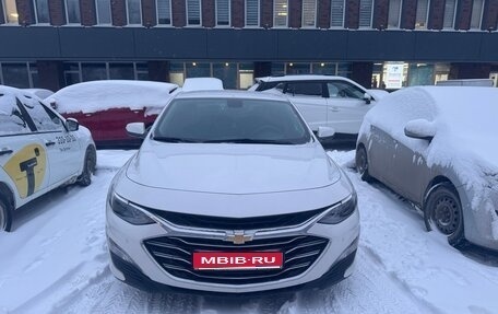 Chevrolet Malibu IX, 2020 год, 2 100 000 рублей, 1 фотография