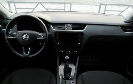 Skoda Octavia, 2018 год, 1 880 000 рублей, 16 фотография