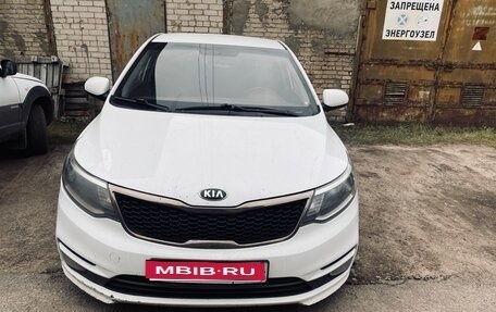 KIA Rio III рестайлинг, 2015 год, 920 000 рублей, 1 фотография