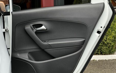 Volkswagen Polo VI (EU Market), 2015 год, 920 000 рублей, 24 фотография