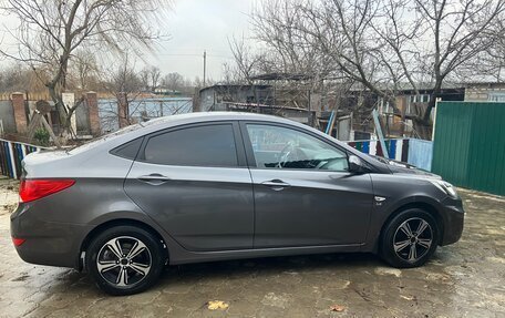 Hyundai Solaris II рестайлинг, 2012 год, 840 000 рублей, 2 фотография