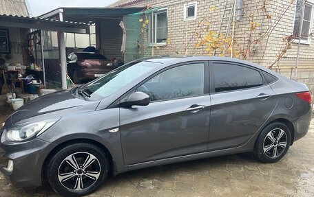 Hyundai Solaris II рестайлинг, 2012 год, 840 000 рублей, 6 фотография