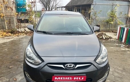 Hyundai Solaris II рестайлинг, 2012 год, 840 000 рублей, 4 фотография