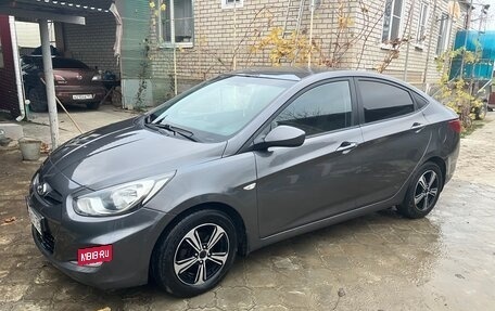 Hyundai Solaris II рестайлинг, 2012 год, 840 000 рублей, 5 фотография