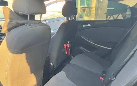 Hyundai Solaris II рестайлинг, 2012 год, 840 000 рублей, 19 фотография