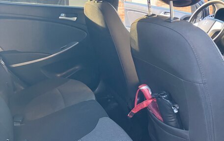 Hyundai Solaris II рестайлинг, 2012 год, 840 000 рублей, 20 фотография