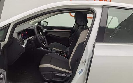 Volkswagen Golf VIII, 2022 год, 1 623 000 рублей, 5 фотография