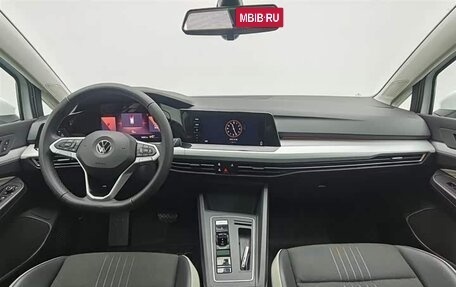 Volkswagen Golf VIII, 2022 год, 1 623 000 рублей, 4 фотография