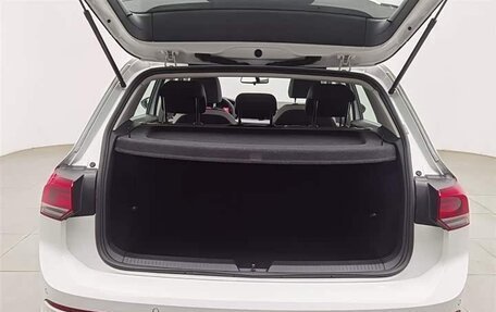 Volkswagen Golf VIII, 2022 год, 1 623 000 рублей, 12 фотография