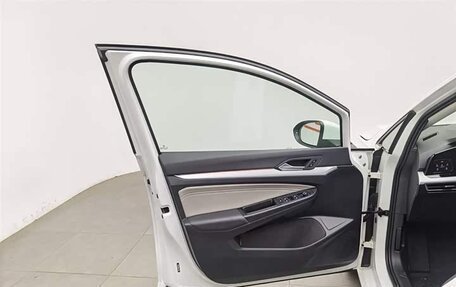 Volkswagen Golf VIII, 2022 год, 1 623 000 рублей, 14 фотография