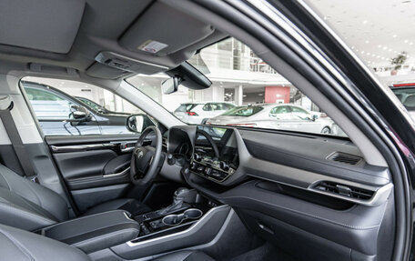 Toyota Highlander, 2025 год, 6 190 000 рублей, 13 фотография