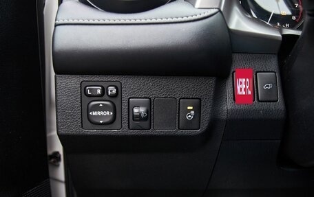 Toyota RAV4, 2017 год, 2 498 000 рублей, 9 фотография