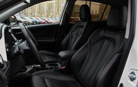 Toyota RAV4, 2017 год, 2 498 000 рублей, 11 фотография