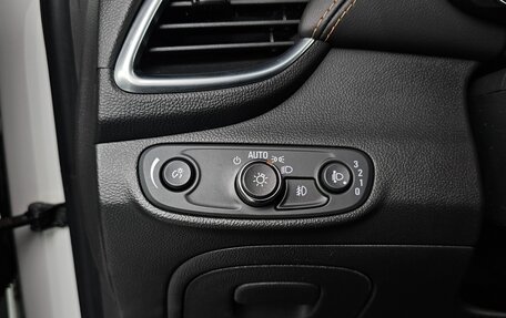 Chevrolet Trax, 2022 год, 1 350 000 рублей, 16 фотография