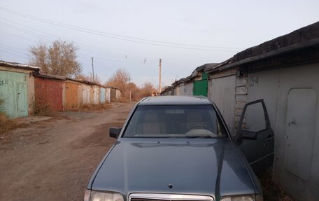 Mercedes-Benz E-Класс, 1993 год, 450 000 рублей, 4 фотография