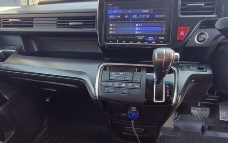 Honda Stepwgn IV, 2019 год, 2 550 000 рублей, 16 фотография