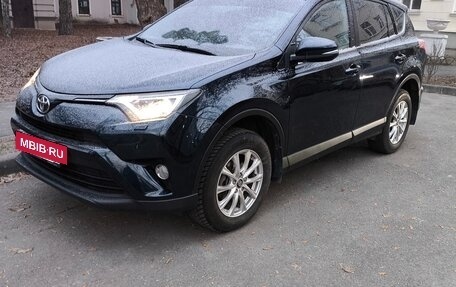 Toyota RAV4, 2018 год, 2 670 000 рублей, 2 фотография