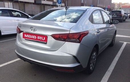 Hyundai Solaris II рестайлинг, 2022 год, 1 530 000 рублей, 5 фотография