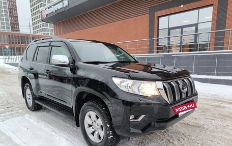 Toyota Land Cruiser Prado 150 рестайлинг 2, 2022 год, 5 900 000 рублей, 2 фотография