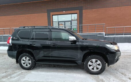 Toyota Land Cruiser Prado 150 рестайлинг 2, 2022 год, 5 900 000 рублей, 8 фотография