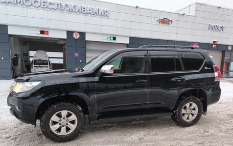 Toyota Land Cruiser Prado 150 рестайлинг 2, 2022 год, 5 900 000 рублей, 11 фотография