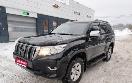 Toyota Land Cruiser Prado 150 рестайлинг 2, 2022 год, 5 900 000 рублей, 9 фотография