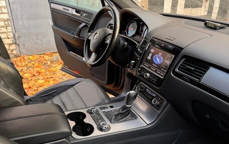 Volkswagen Touareg III, 2011 год, 1 480 000 рублей, 7 фотография