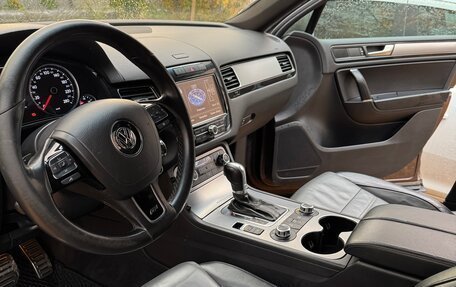 Volkswagen Touareg III, 2011 год, 1 480 000 рублей, 8 фотография