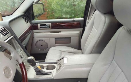 Lincoln Navigator, 2004 год, 1 050 000 рублей, 5 фотография