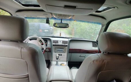 Lincoln Navigator, 2004 год, 1 050 000 рублей, 8 фотография