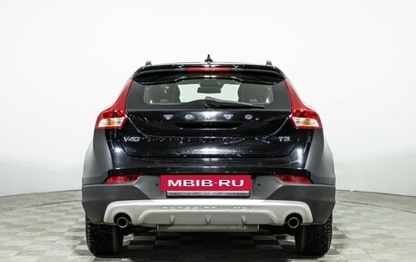 Volvo V40 Cross Country I, 2017 год, 1 977 000 рублей, 6 фотография