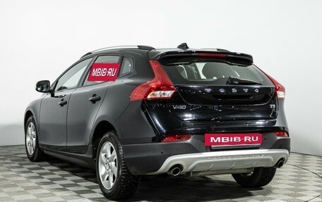 Volvo V40 Cross Country I, 2017 год, 1 977 000 рублей, 7 фотография