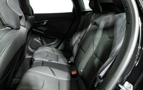 Volvo V40 Cross Country I, 2017 год, 1 977 000 рублей, 10 фотография