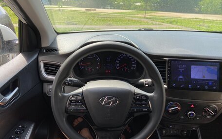 Hyundai Solaris II рестайлинг, 2018 год, 970 000 рублей, 10 фотография