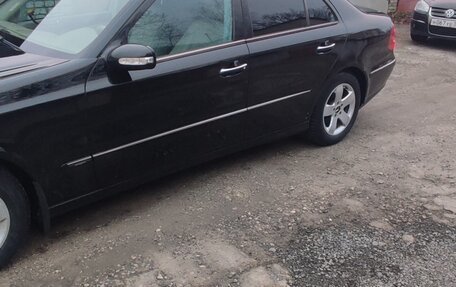 Mercedes-Benz E-Класс, 2003 год, 900 000 рублей, 2 фотография