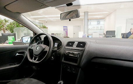 Volkswagen Polo VI (EU Market), 2015 год, 669 000 рублей, 11 фотография